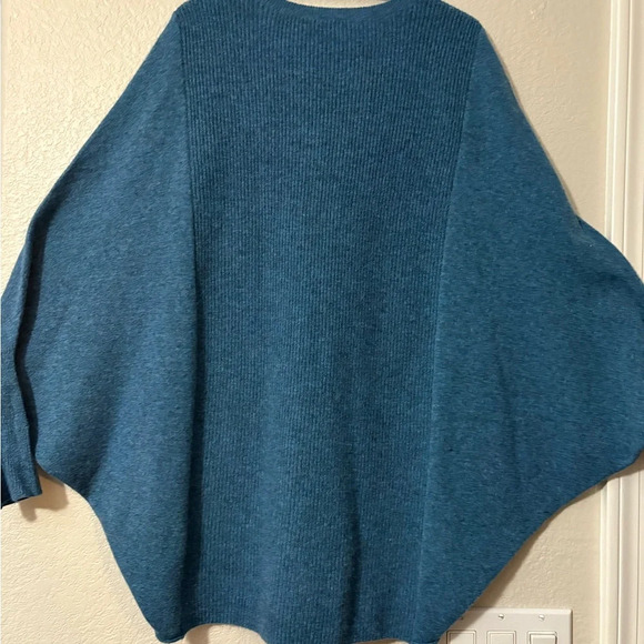 J. McLaughlin Blue Crew Neck Cashmere Sweater with Dolman Sleeves Oversized - Picture 8 of 10